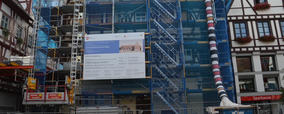 Das Bild zeigt das Hotel Krone in Oettingen.