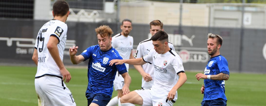 Das Bild zeigt eine Szene aus dem Spiel zwischen dem TSV Rain und dem FC Ingolstadt.