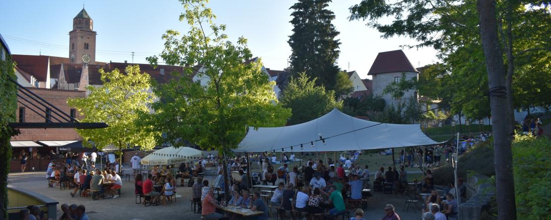 Freilichtbiergarten an der Donauwörther Freilichtbühne 