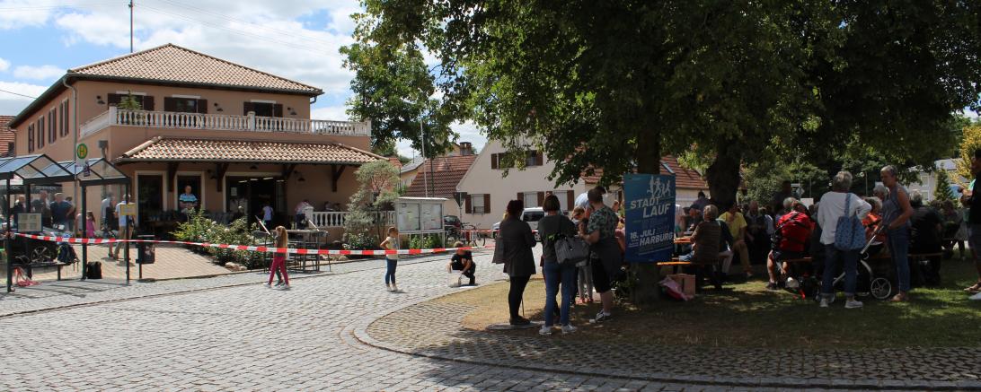 Das Bild zeigt den Dorfladen Ebermergen.