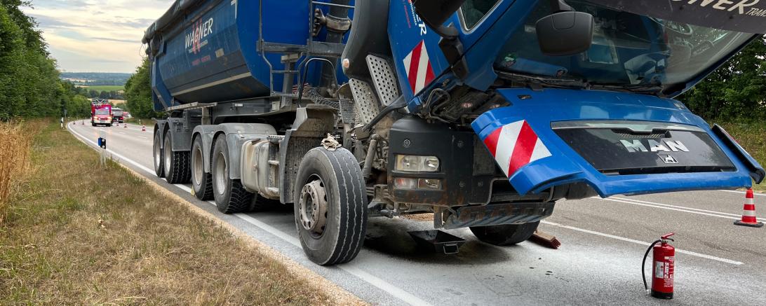LKW brennt bei Bergstetten 
