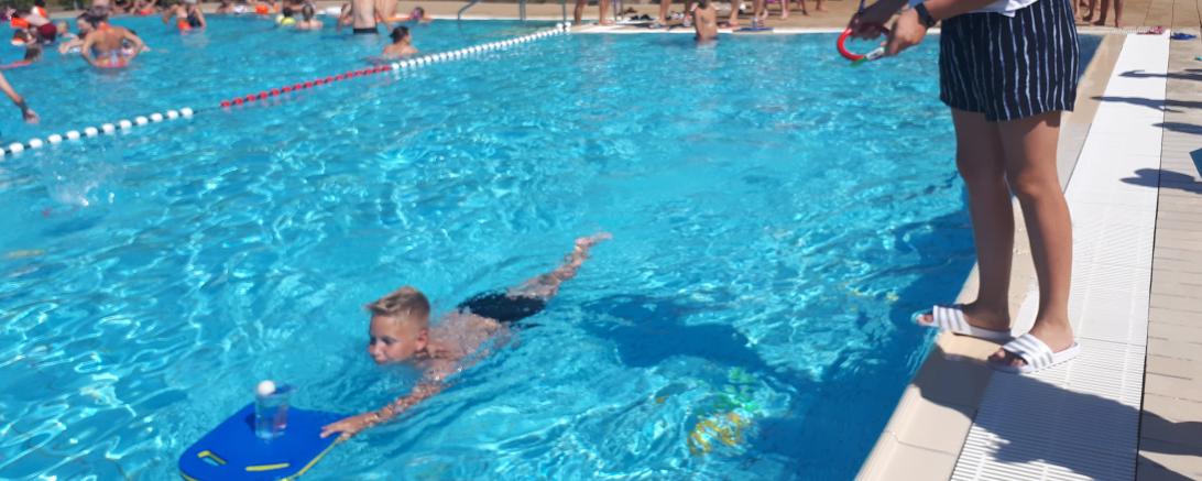 Auch Seepferdchen und das Bronzene Schwimmabzeichen konnten während des Ferienprogrammes absolviert werden.