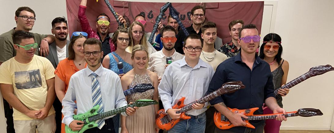 Das Bild zeigt die Reha-Absolventen der Kolping Akademie in Donauwörth.