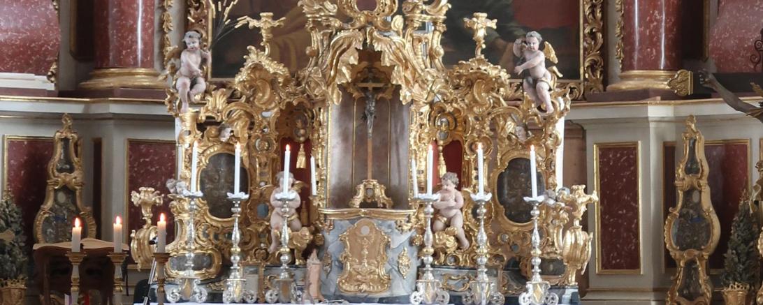 Altar der Klosterkirche „Maria Immaculata“ in Maihingen.