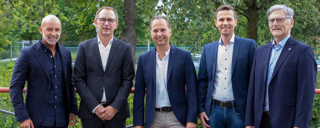 Das Bild zeigt v.l.n.r. Alessandro Cacciola, Dr. Thorsten Frie, Frank Söder, Thomas Kutzschbach und Frank Kutzschbach.