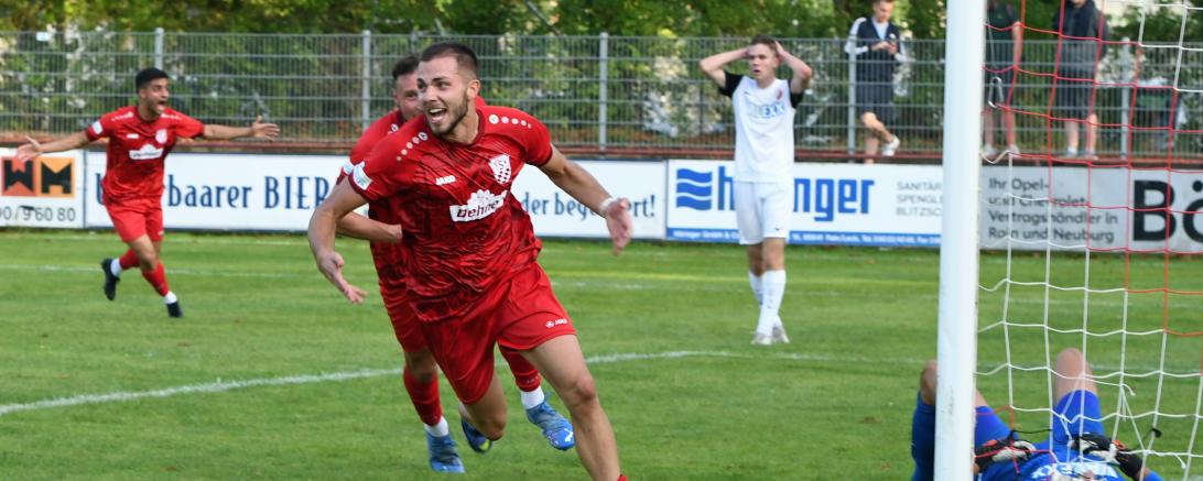 Leo Benz (TSV Rain) nach seinem Kopfballtreffer.