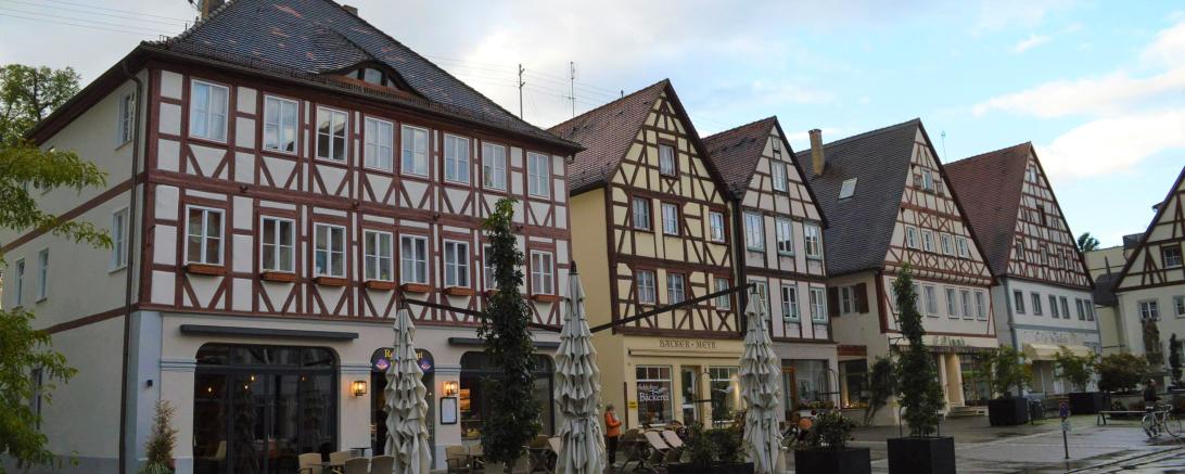 Fassaden in der Oettinger Hauptstraße 