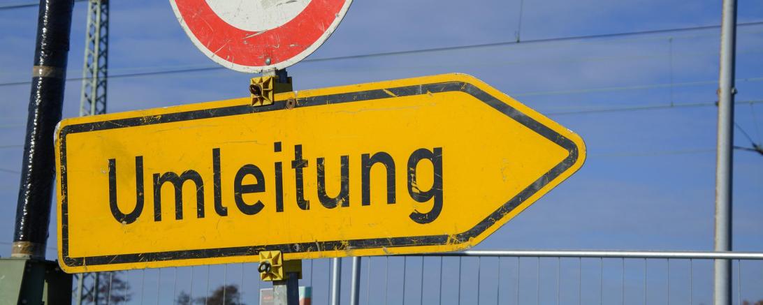 Straßensperrung Baustelle Umleitung