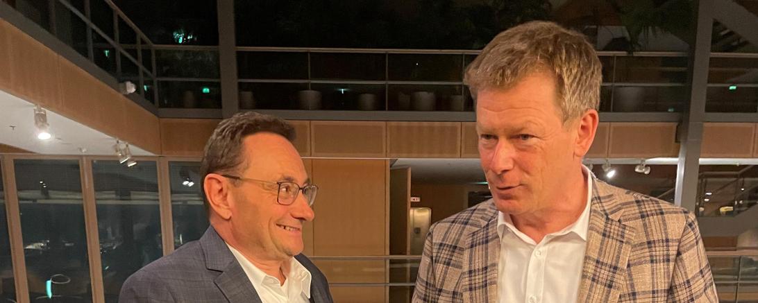 Auf dem Bild zu sehen (von links): Ulrich Lange MdB und Dr. Richard Lutz, Vorstandsvorsitzender der Deutschen Bahn AG. 