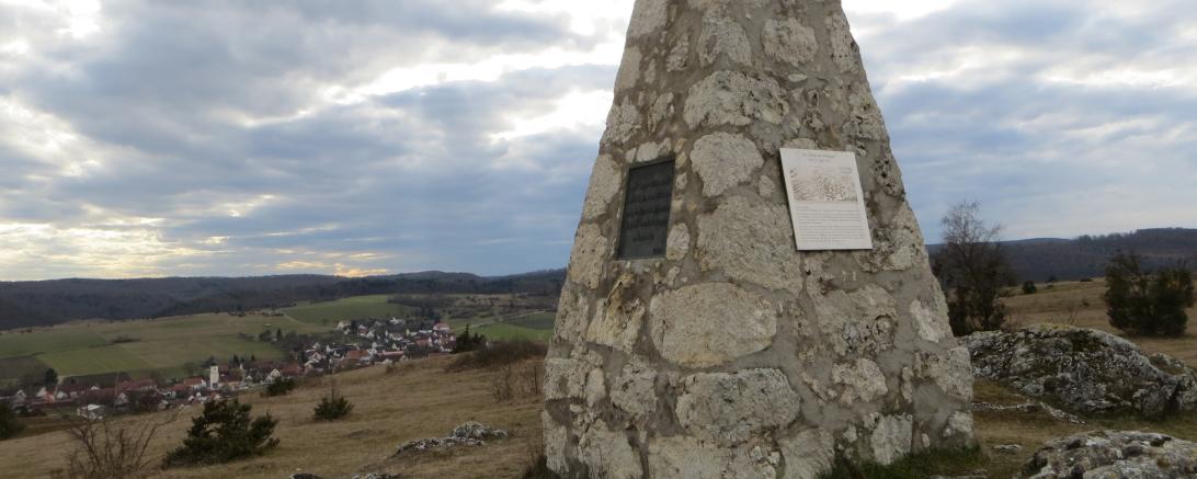 Schlachtendenkmal auf dem Albuch.