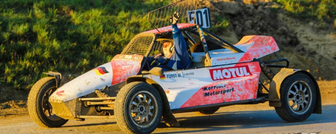 Auf dem Foto zu sehen ist in der Amerdinger Martin Fürstin der Klasse 5a "Spezialcross bis 1600ccm.