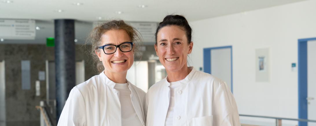 Privatdozentin Dr. Katrin Hasselbacher (links) und Dr. Valerie Picavet haben die Abteilung für Hals-Nasen-Ohrenheilkunde (HNO) an der Donau-Ries Klinik Donauwörth übernommen.