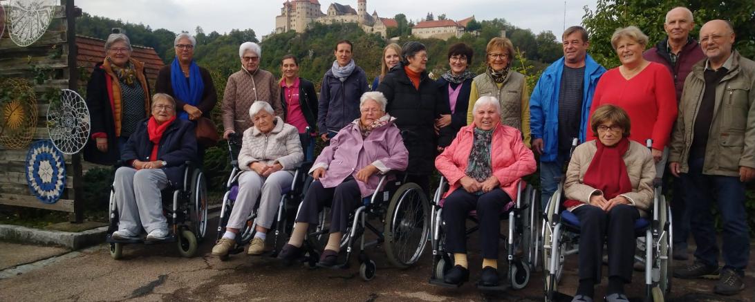 Die Diakonie zu Besuch bei der Ausstellung der Harburger Fotofreunde