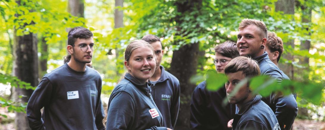„Einfach STARK!“ so lautete das Feedback der 22 Auszubildenden, welche am 1. September mit einem Azubi-Teamtag im STARK-Wald begrüßt wurden. 
