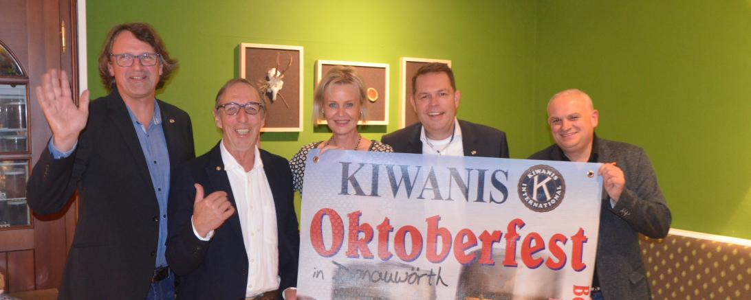 v.l.n.r.: Joe Schoser, Past-Präsident, Fred Jansen, Präsident, Dr. Birgitt Mertin, Sekretärin, Hans-Ulrich Treyz Vizepräsident, Marco Kunz, Schatzmeister