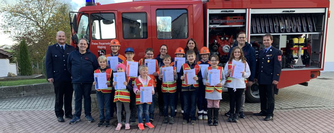 Kinderfeuerwehr Ausbildung in Rögling.