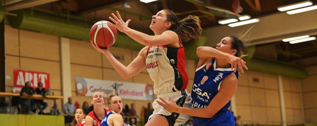  Lakes James sorgte mit einem akrobatischen „And One“ für Begeisterung und einen ungefährdeten 77:61 Sieg gegen die GISA Lions MBC aus Halle.