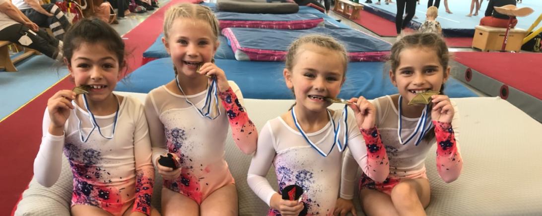 Die stolzen Siegerinnen Laura Brendle, Elena Wanner, Emma Bauch und Leilani Gilbert.