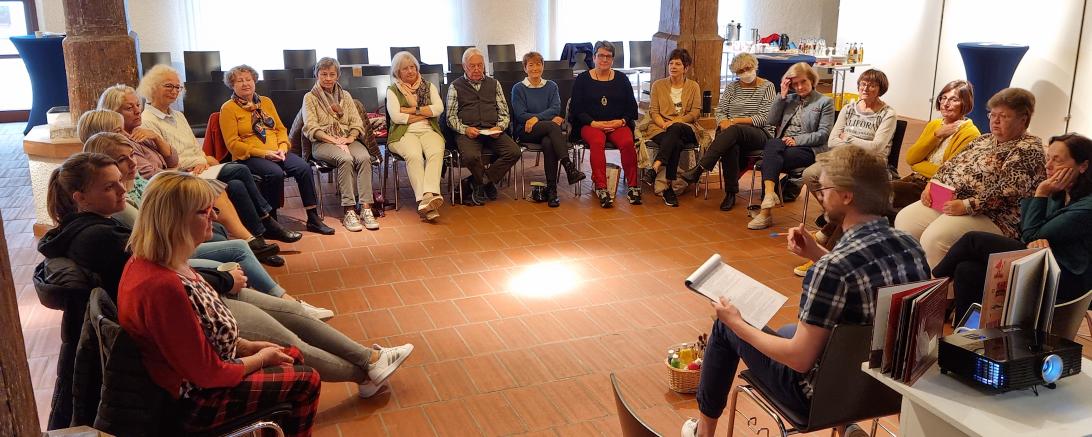 Vorleseseminar „Entdecke den Vorleser in Dir!“.