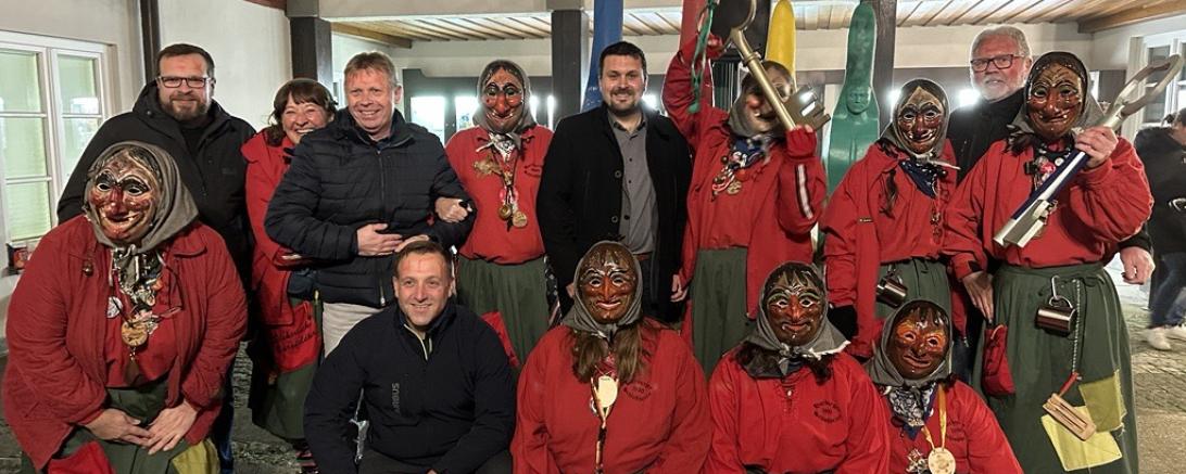 In Harburg sind wieder die Schlosshexen los.