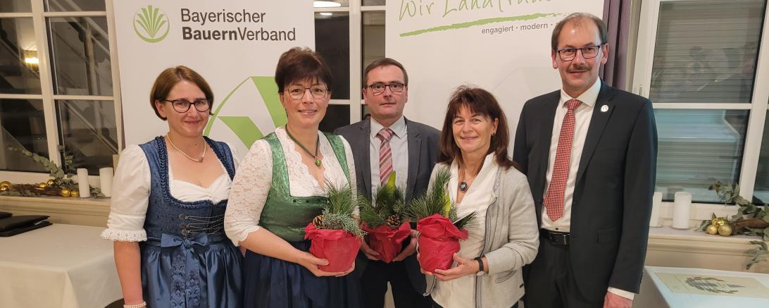 Kreisbäuerin Nicole Binger, Sabine Fackler, Simon Michel, Irene Thum schieden alle aus der Kreisvorstandsschaft aus.