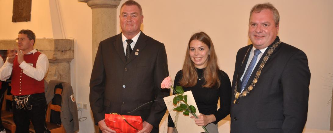 Auf dem Bild zu sehen (von links): Andreas Steidle, Eva-Maria Meilinger und 1. Bgm. Martin Scharr. 