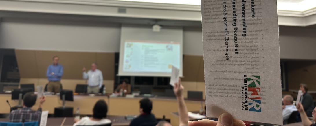 Rund 50 Personen kamen am Donnerstagabend im Sitzungssaal des Landratsamts in Donauwörth zusammen, um dir Herbstvollversammlung abzuhalten. 