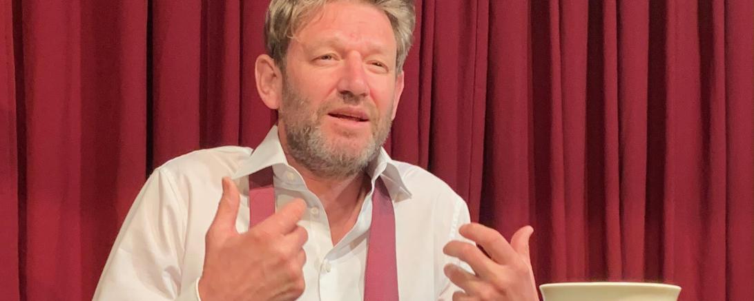 Ingolstädter Schauspiel Toni Schatz, als Alan Green.