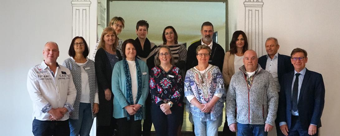 Insgesamt 13 Mitarbeiter des Landratsamt Donau-Ries wurden für ihre langjährige Dienstzugehörigkeit geehrt.