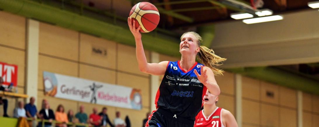 Co-Kapitänin Elina Kosmikies.