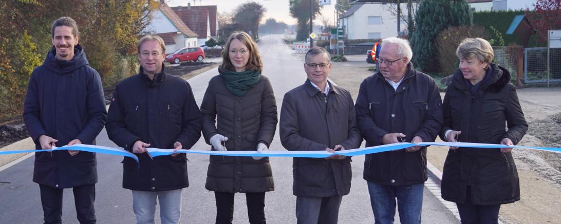 Alexander Becker, Wolfgang Fackler, Eva Lettenbauer, Günther Pfefferer, Johannes Käser und Petra Riedelsheimer bei der Verkehrsfreigabe.