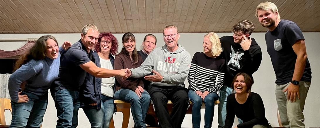 Das Bild zeigt die Theaterspieler.