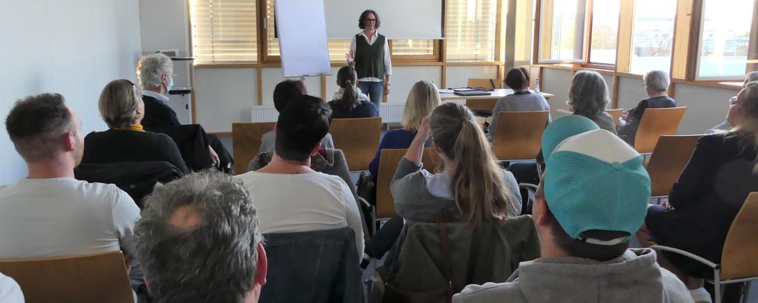 Kathrin Güntert (KL Life Design, Nördlingen) gab zahlreiche Gedankenanstöße am Technologie Centrum Westbayern zum Thema „Kommunikation“. 