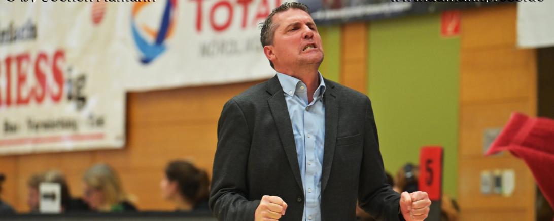 Coach Tony weniger über das Pokallos Osnabrück erfreut. 