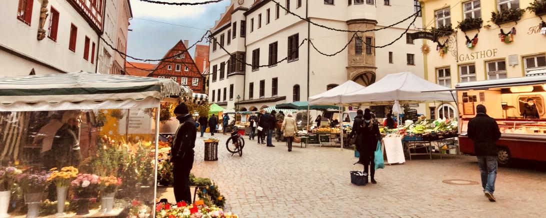 Der Nördlinger Wochenmarkt.