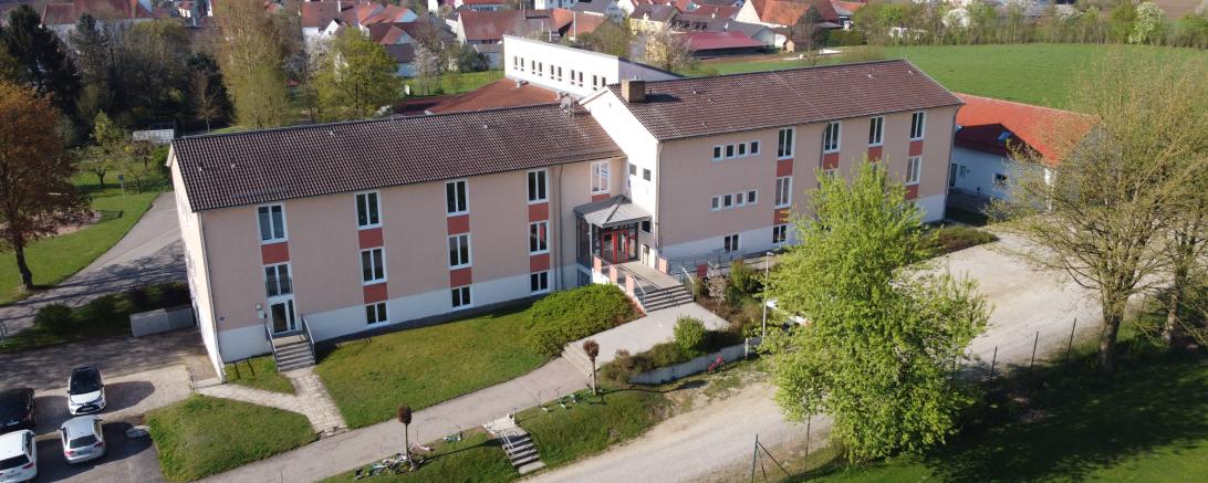 Die Schule in Holzheim besuchen derzeit circa 100 Kinder