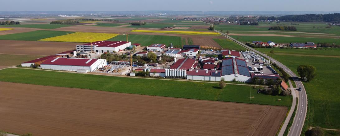 Ansicht Gewerbegebiet Am Schlarpfengrund Pessenburgheim mit Blick auf Bayerdilling und Rain