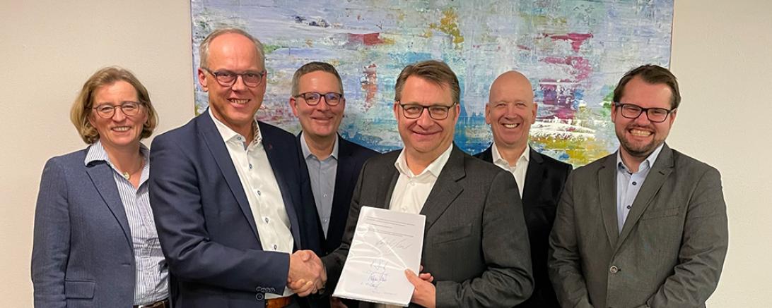 Im Bild zu sehen sind: (v.li) Nicola Boenke, Andreas Boenke, Stephan Kraus, Hans-Joachim Meinert, Klaus-Peter Horstmann, Stefan Messner.
