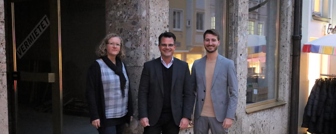 Im Bild von links Stadtjugendpflegerin Daniela Benkert, Oberbürgermeister Jürgen Sorré, Jugendreferent Markus Reichensberger