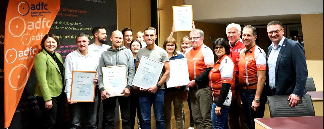 Im Bild sind die Gewinner des Stadtradeln 2022 zu sehen