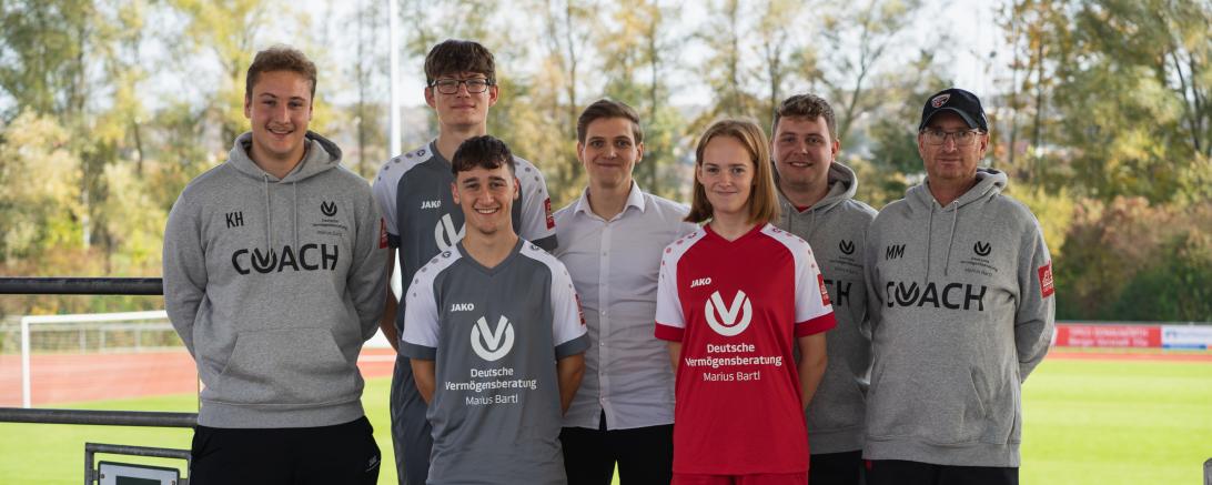 Die Vermögensberatung Donauwörth sponsort Trikotsätze.