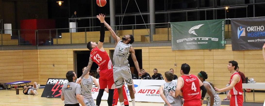 Im Bild ist das spiel DJK SB Rosenheim vs TSV Nördlingen zu sehen.