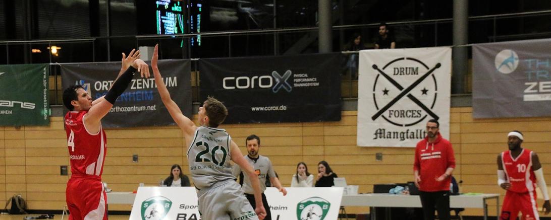 Im Bild ist das Spiel von DJK SB Rosenheim vs TSV Nördlingen zu sehen.