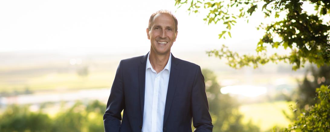 Im Bild ist Christoph Schmid zu sehen.