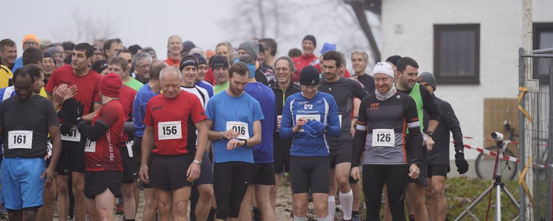 Die motivierten Läufer vor dem Start des Dreikönigslauf in Mauren.