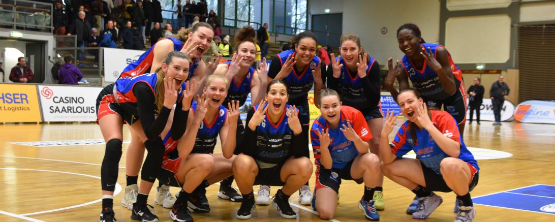 Die Eigner Angels Mannschaft.