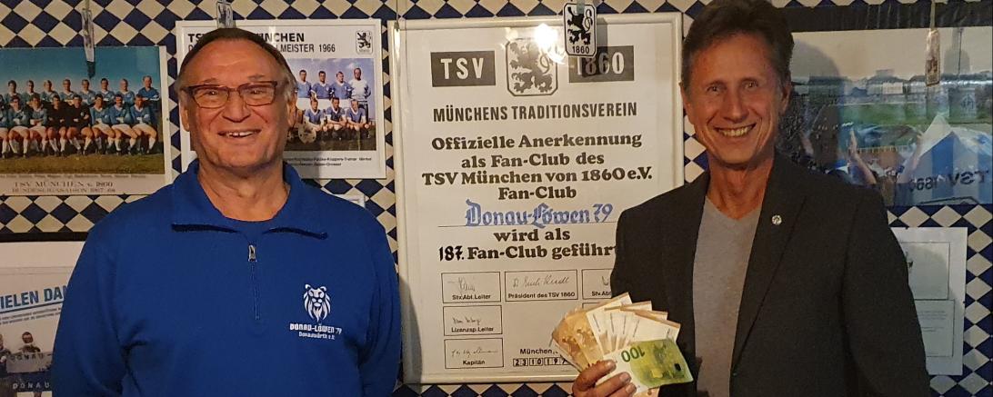 Spendenübergabe von den Donau-Löwen 79