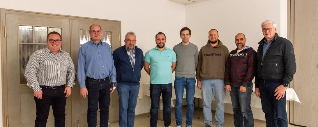 Geschäftsführer Christoph Schweyer, Obermeister Franz Motz, Stellvertretender Obermeister Günter Schnell, die weiteren Vorstandsmitglieder Michael Sieber, Stefan Taglieber, Dominik Rauter, Jürgen Grimmbacher (Rechnungsprüfer) und Günter Enßlin.