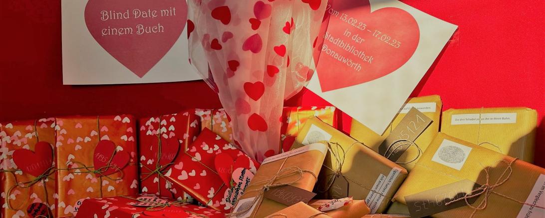"Blind Date mit einem Buch" mit der Stadtbibliothek Donauwörth.