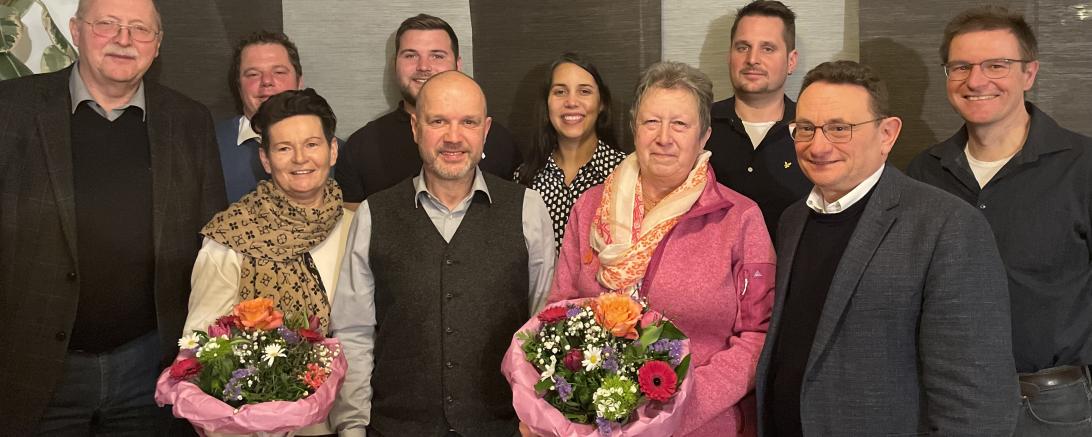 v.l.n.r.: Reinhold Bittner (stellvertretender Vorsitzender), Andreas Gutmann (Beisitzer), Angelika Nitsch (Beisitzerin), Max Jaumann (stellvertretender Vorsitzender), Markus Eisenbarth (Ortsvorsitzender), Christine Manz (Digitalbeaugtragte), Gertrud Jaumann (Schriftführerin), Cornelius Manz (Beisitzer), Ulrich Lange (MDB), Jochen Seefried (Kassier)